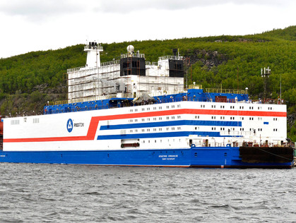 Delivery of diesel generators to the Akademik Lomonosov, the first floating power station in the world